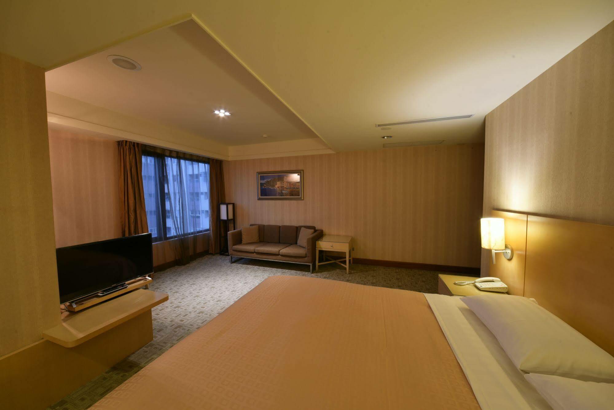 Sunrise Business Hotel - Tamsui Eksteriør billede